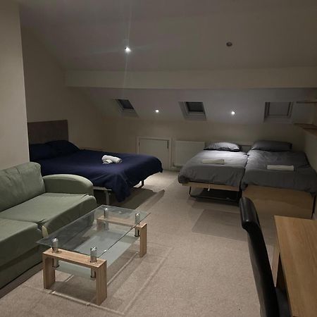 Seafords Guest House Stoke-on-Trent ภายนอก รูปภาพ