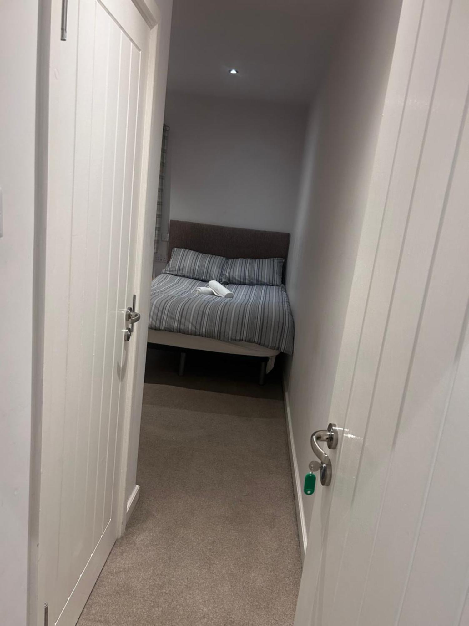 Seafords Guest House Stoke-on-Trent ภายนอก รูปภาพ