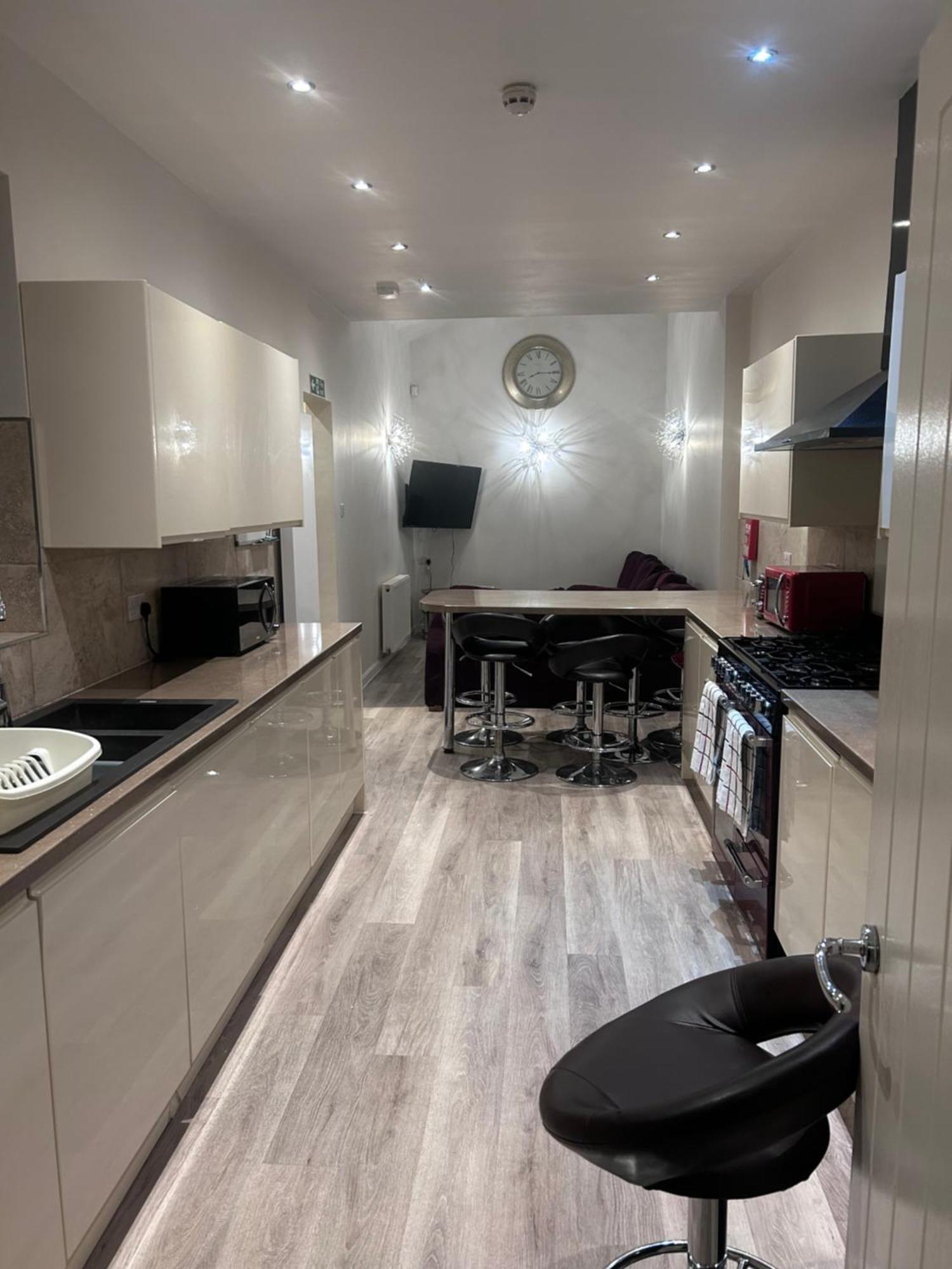 Seafords Guest House Stoke-on-Trent ภายนอก รูปภาพ