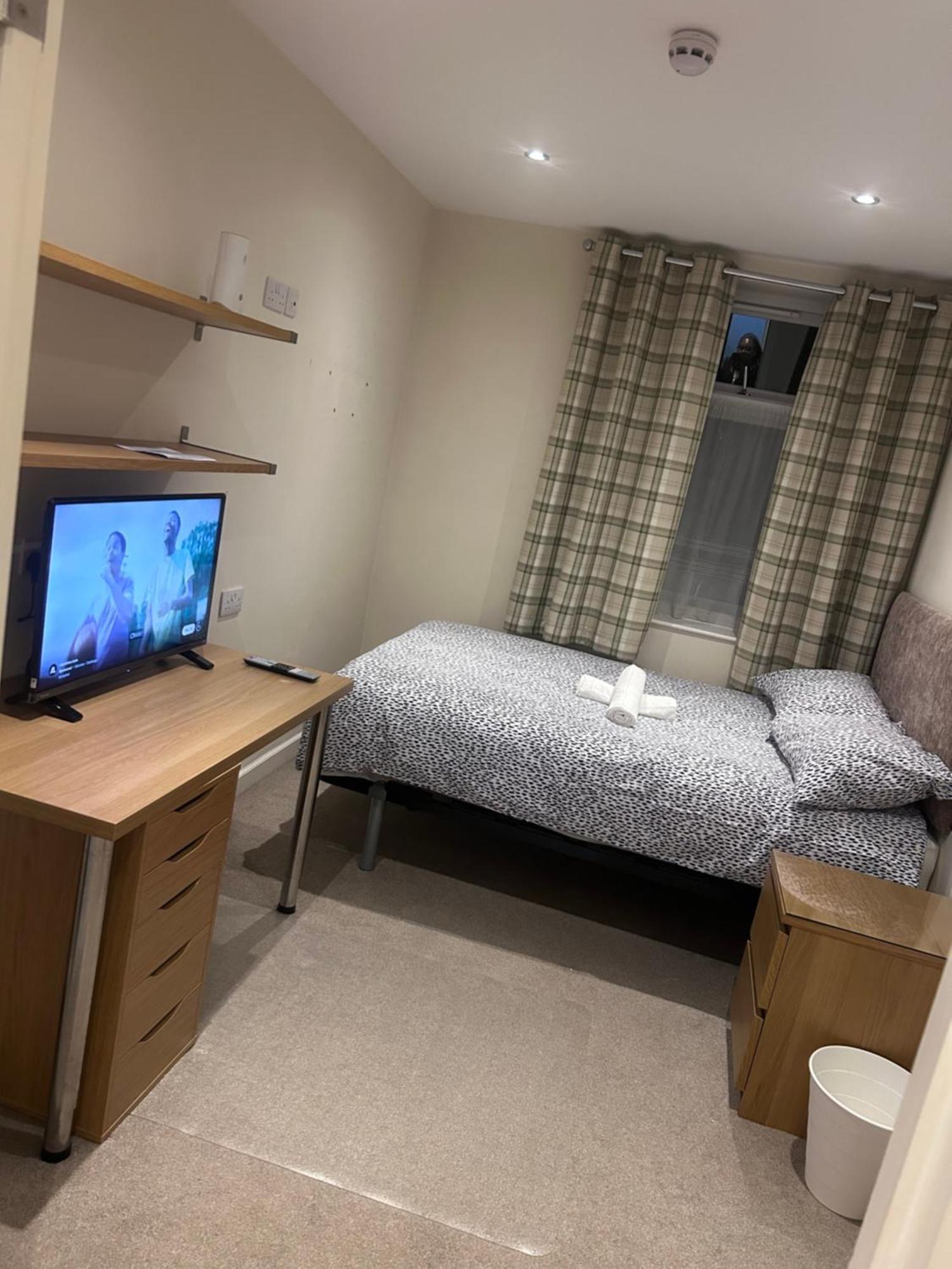 Seafords Guest House Stoke-on-Trent ภายนอก รูปภาพ