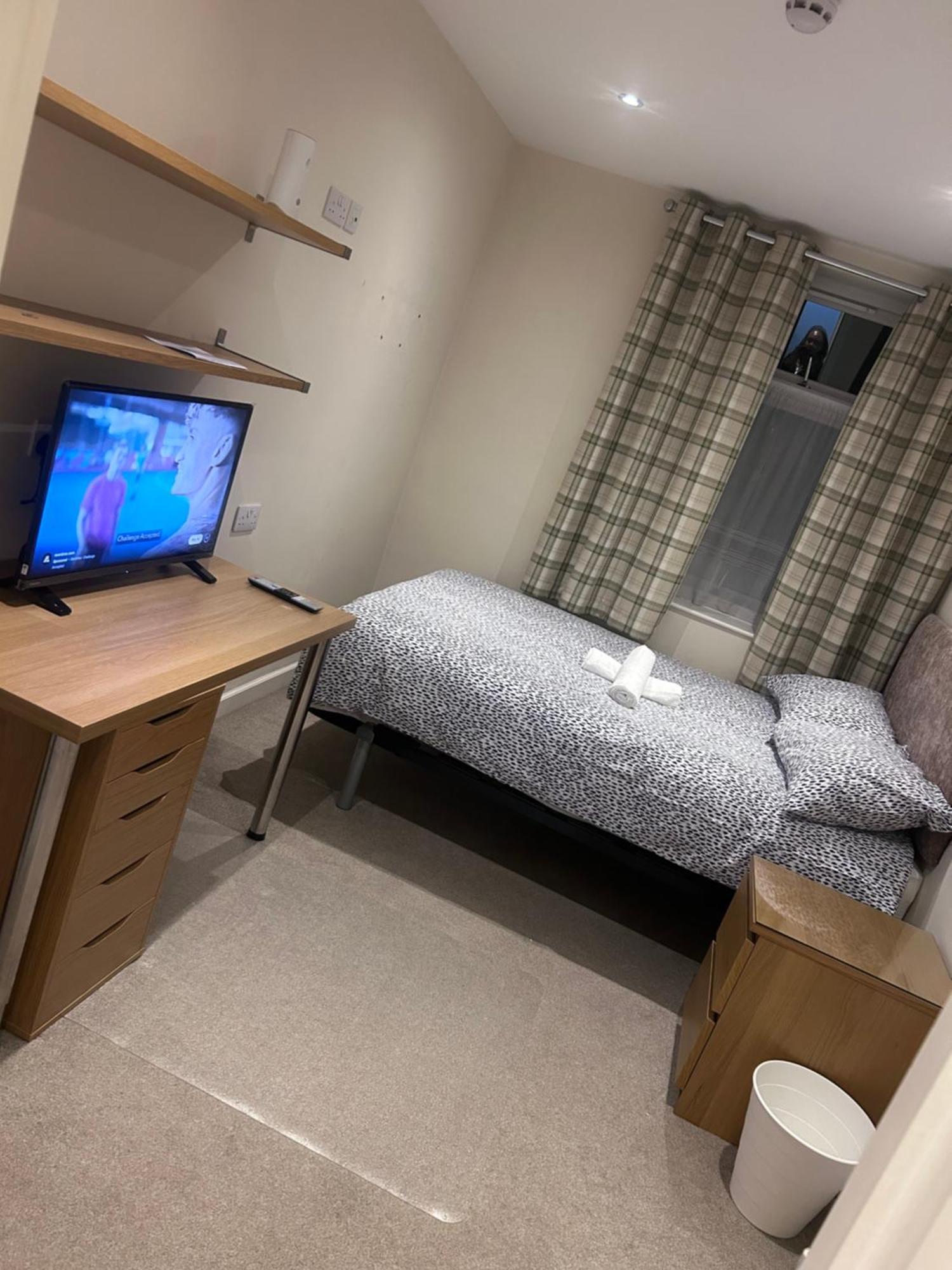 Seafords Guest House Stoke-on-Trent ภายนอก รูปภาพ