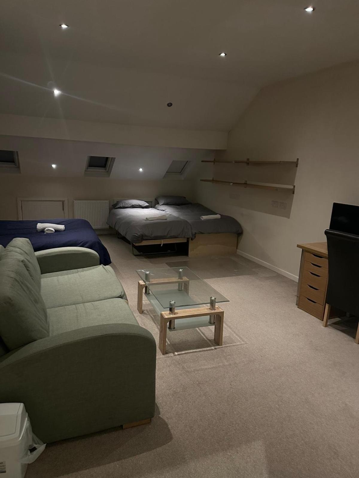 Seafords Guest House Stoke-on-Trent ภายนอก รูปภาพ